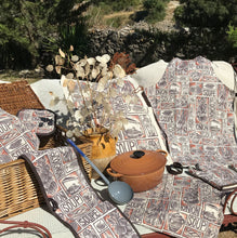 Load image into Gallery viewer, French Onion Soup Illustrated Recipe Organic Cotton Double Oven Glove